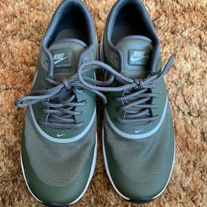 Woman’s Nike AirMax theas, olive green